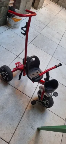 Triciclo infantil