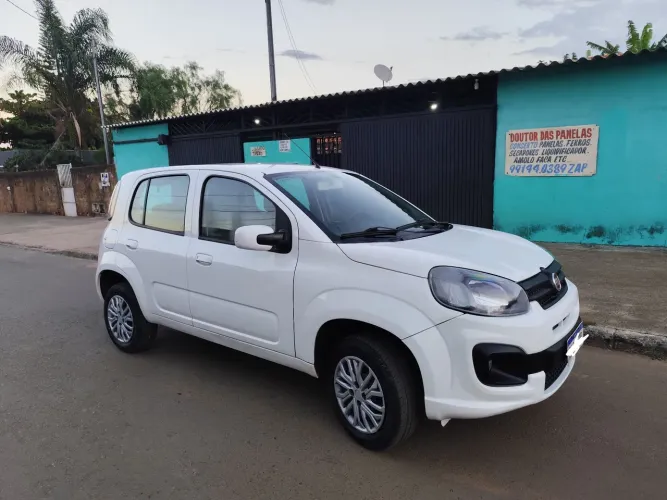 Fiat Uno Attractive 1.0 EVO Fire Flex 8V 5P 2021