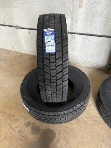 Pneus 295/80 R22.5 
