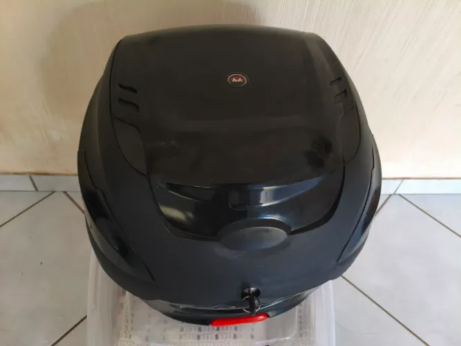 Baú para moto mais suporte