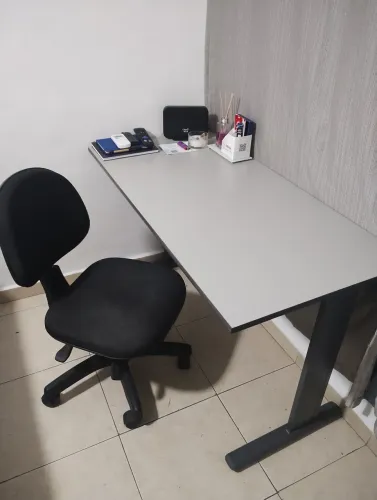 Mesa de escritório + Cadeira