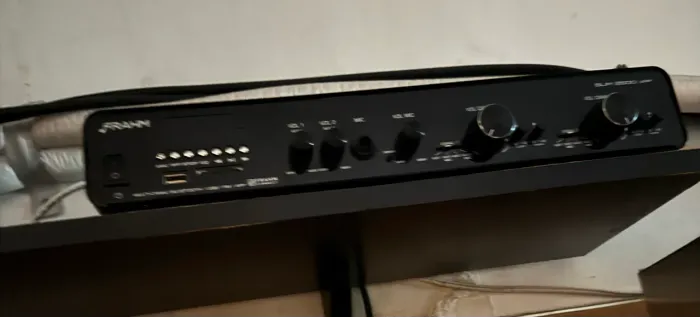 Amplificador Ambiente com 8 caixinhas