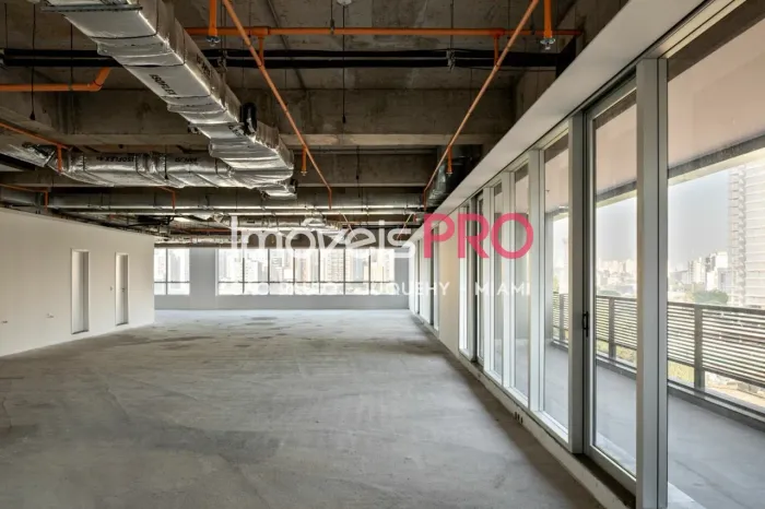 Conjunto comercial novo de altíssimo padrão na região da Berrini com 256m²