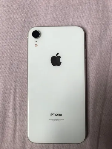 iPhone XR 64GB - Com pequenas marcar de uso
