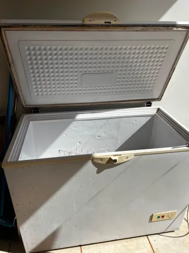 Vendo freezer 289 litros Philco