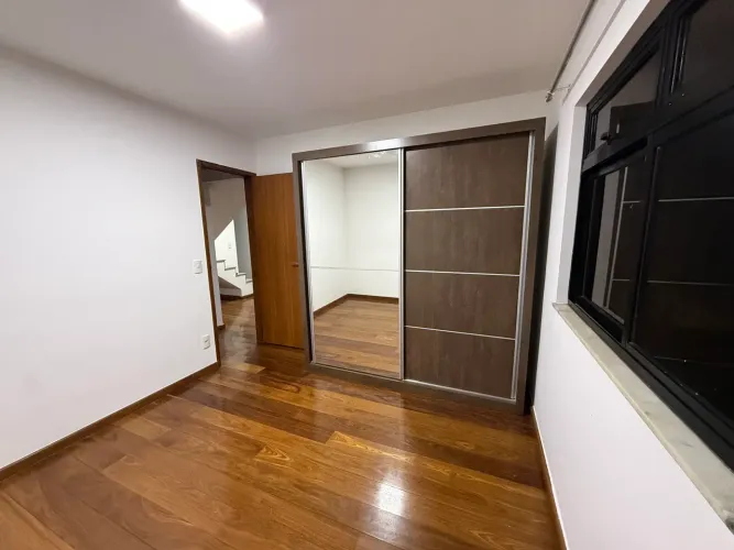 Guarda-roupa de Duas Portas de Correr