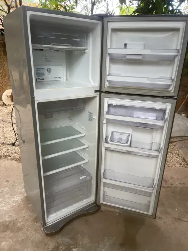 Geladeira Electrolux 420 litros frosfree
