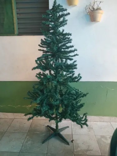Árvore Natal 1,70- LER ANÚNCIO