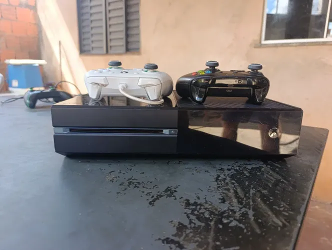 Xbox one fat, 2 controles 