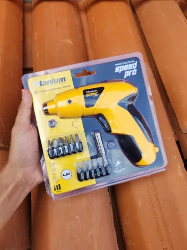 Parafusadeira Titanium Speed Pro - Acompanha 11 bits e Carregador