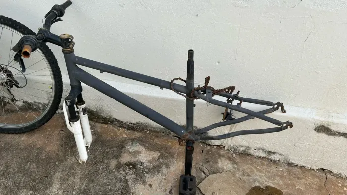 Quadro de bicicleta a venda?