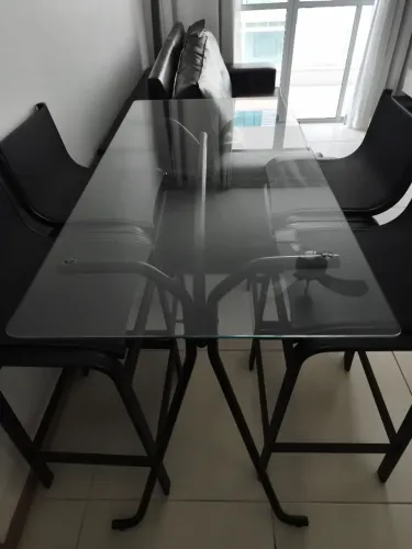 Jogo de mesa com banquetas de alumínio