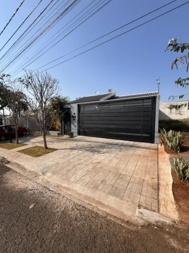 Excelente casa para locação no Jardim Monte Rei, em Maringá!