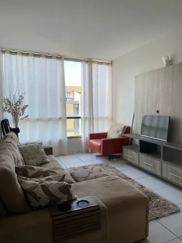 Alugo quarto individual em duplex