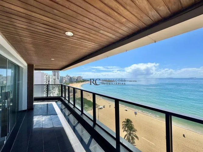 Frente Mar Deslumbrante: Cobertura Duplex 525m² com Piscina Privativa