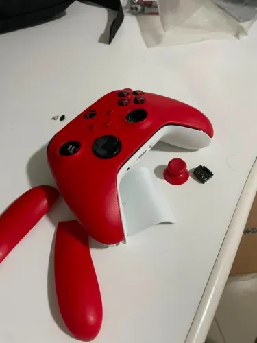 Controle Xbox One/Series X/S QUEBRADO PARA CONSERTO OU RETIRADA DE PEÇAS