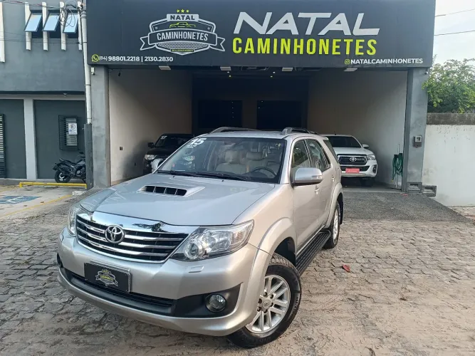 Toyota Hilux SW4 SRV D4-d 4X4 3.0 TDI Dies. AUT 2015