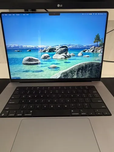 MacBook Pro 16" M1 Pro - 1TB SSD / 16GB RAM