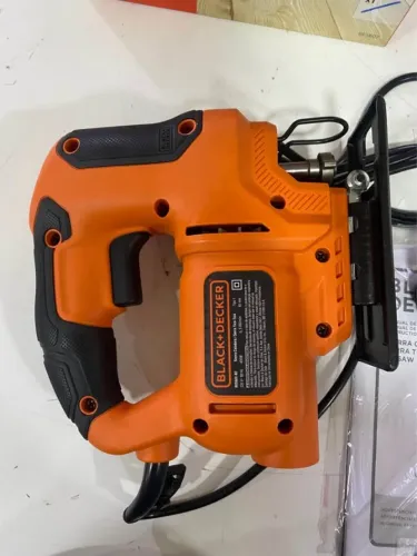 Serra tico tico 400w Marca: black/decker