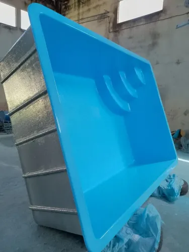 Piscina de fibra casco + filtro e bomba + assessórios 