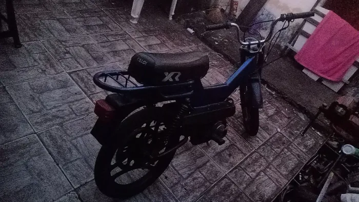 Vendo Mobilete filé, aceito cartão de crédito.
