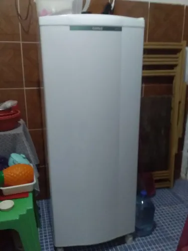 Geladeira consul pequena