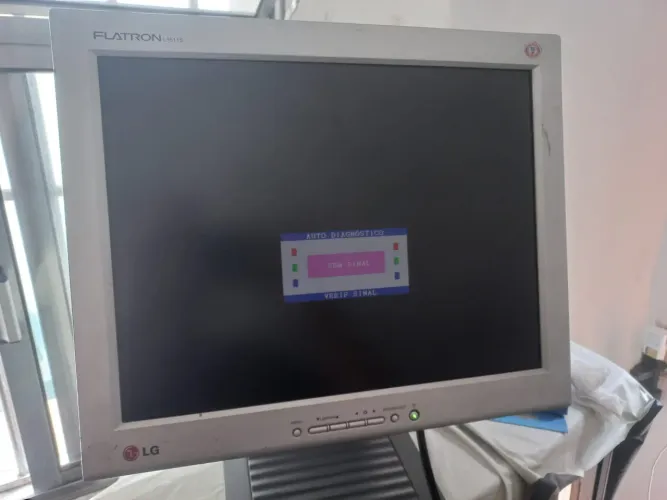 Monitor LG Flatron 15 