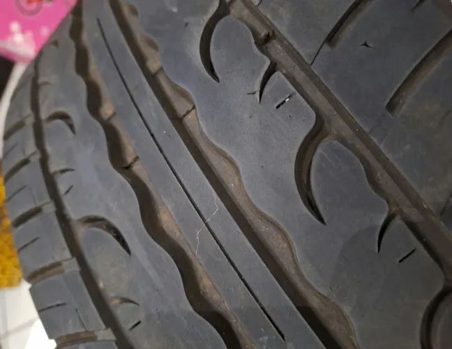 Pneu 215/35R18