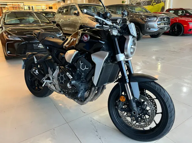 CB 1000R 2019 com APENAS 11 MIL KM.