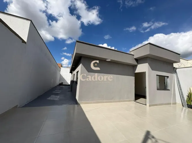 Casa à venda no Laranjeiras com 3/4 sendo 01 suíte e 02 vagas de garagem coberta