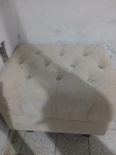 Vendo Puff dos poltronas por apenas r$ 300 Se vinher  buscar