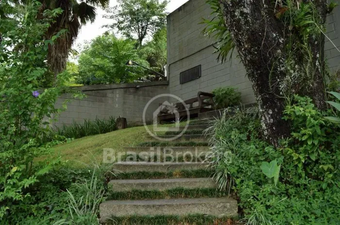 GALPÃO + TERRENO COM 711 M² EM VARGEM PEQUENA