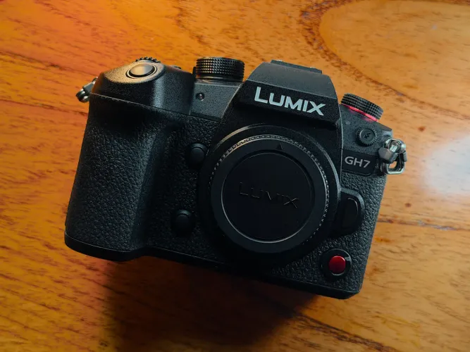 LUMIX GH7