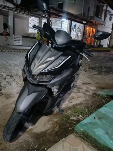 Yamaha Neo 2023 - bem conservada