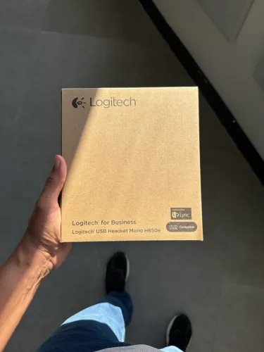 Headset para ligações Logitech H650e. Novo