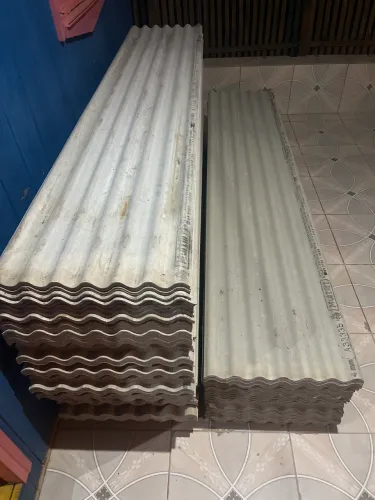 Telhas a venda nunca usado exelente 25 reais por telha 