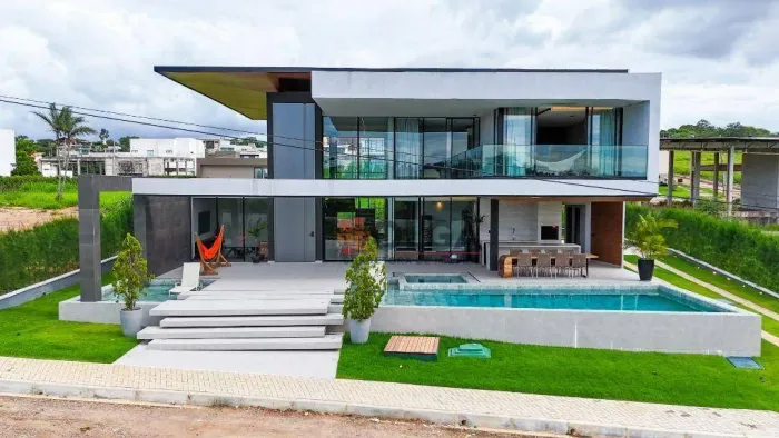 Casa de alto padrão com piscina em excelente condomínio com quadra de tênis em Gravatá á v