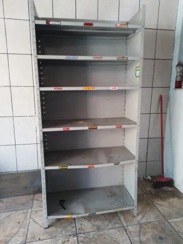 Prateleira de aço com reforco, laterais e fundo