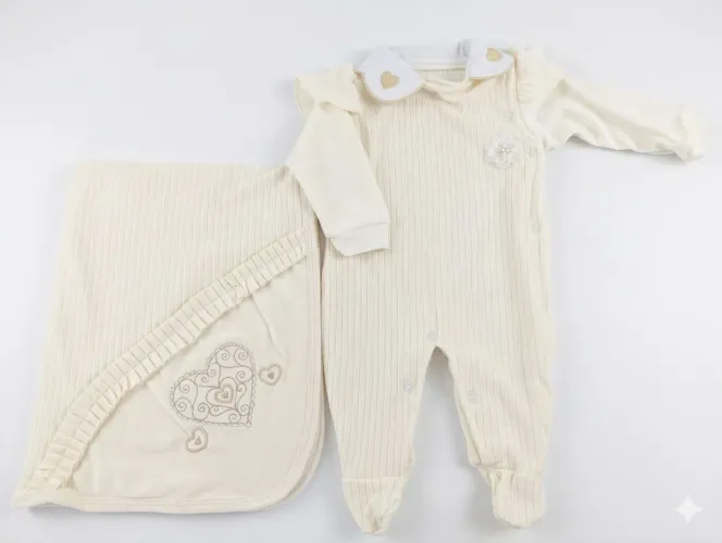 Saída Maternidade Menina - Novo <br>Manta + Macacão+ Tiara