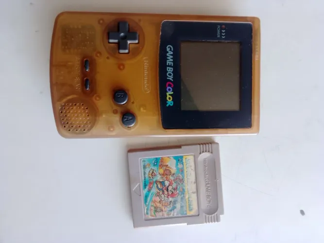 Game Boy Color translúcido