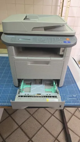 Multifuncional Samsung SCX4833