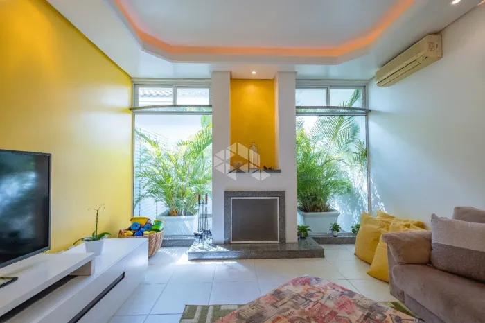 Casa à vendaem condomínio fechado 4 Suítes Saco Grande 343m²