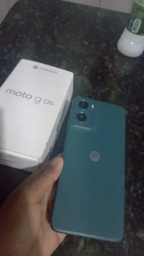 Quero vender meu celular tem menos de 1 mês de uso com caixa película tudo pegando normal