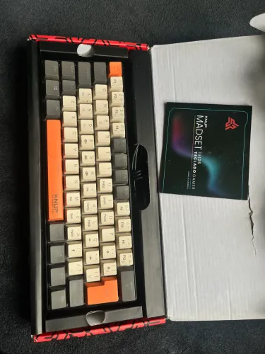 Teclado mecânico 60%, switch azul