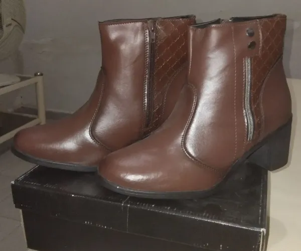 Bota feminina n 39