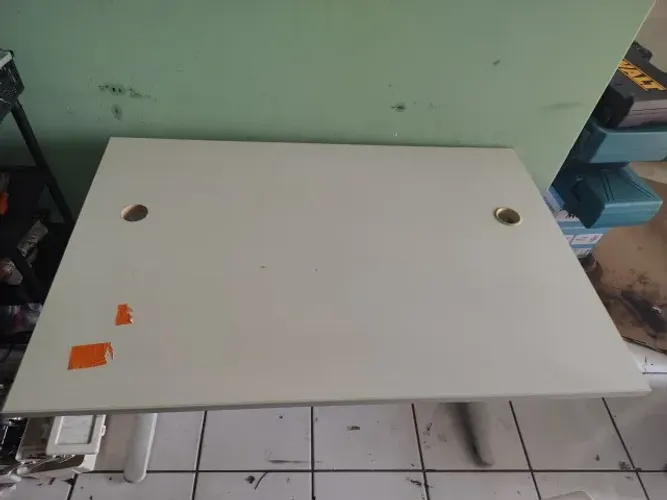 Mesa Escritório em MDF duplo 3cm com Base metal reforçada 