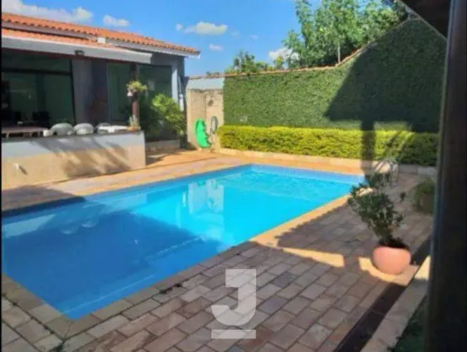 Casa no Jardim Paulista em Atibaia à Venda