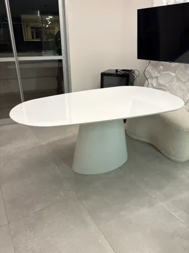 Mesa orgânica branca 1,60 