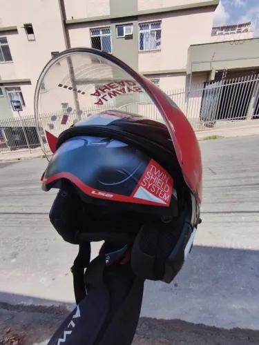 Capacete LS2 Bishop Tyrell SUPER BARATO!