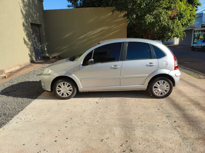 Citroen C3 GLX 1.4/ GLX Sonora 1.4 Flex 8V 5P 2011